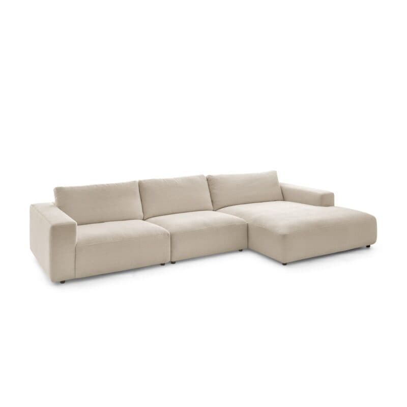 Musterring Lucia 3,5 Sitzer Ecksofa Cord mit Ottomane rechts und Bezug in Nature – Wohnbeispiel