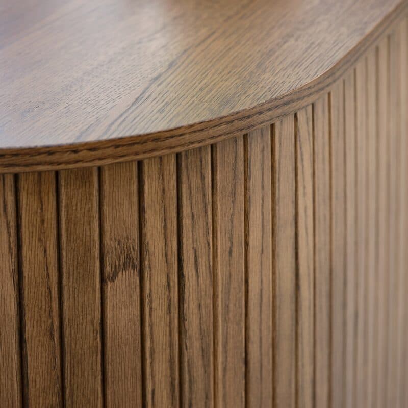 Trendstore Uriel Sideboard in Eiche Furnier Smoked mit Füßen und Griffen aus Metall - Detailansicht