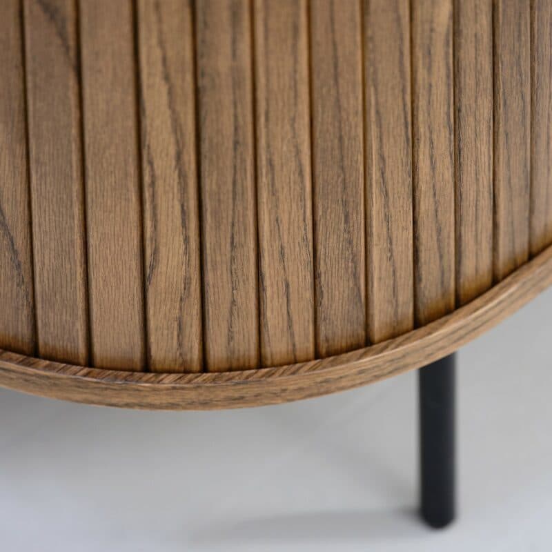 Trendstore Uriel Sideboard in Eiche Furnier Smoked mit Füßen und Griffen aus Metall - Detailansicht