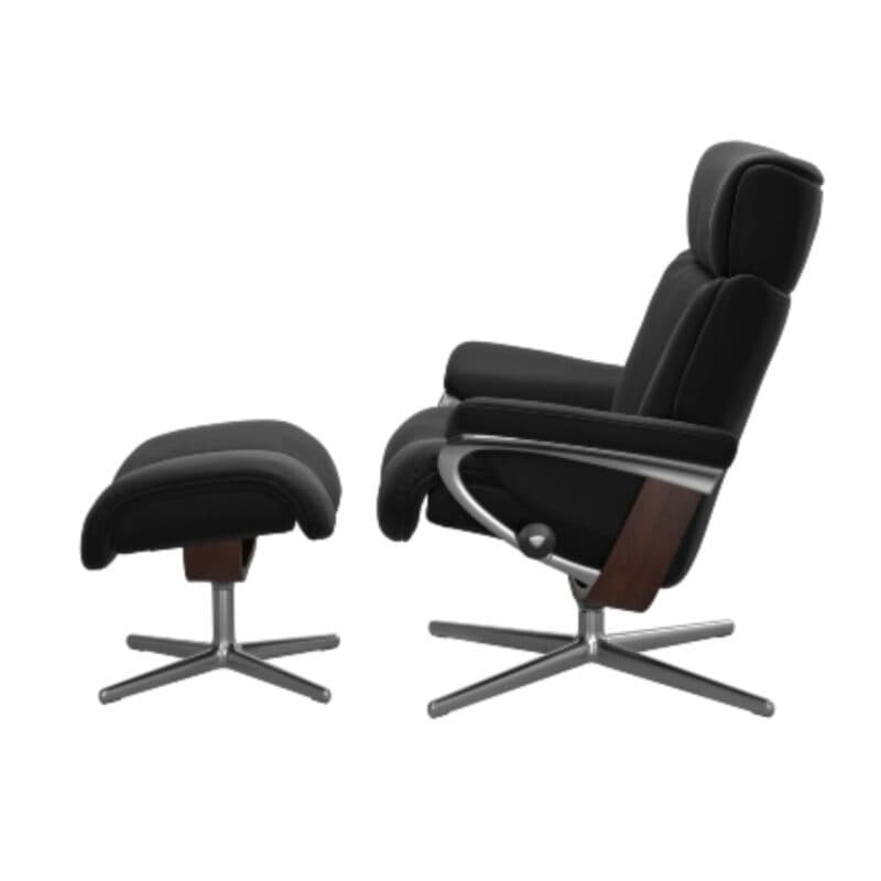 Stressless Magic M Cross Sessel mit Bezug Leder Paloma Black, Gestell Buche in Holzfarbe Braun und Kreuzfuß Metall chromfarben – Seitenansicht