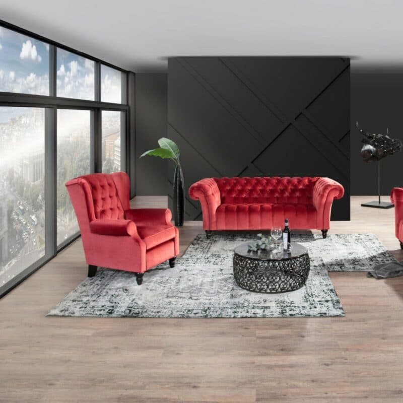 Trendstore Garvin-Serie mit Bezug aus Flachgewebe in Weinrot und Antik-Füße in Schwarz - Wohnbeispiel.