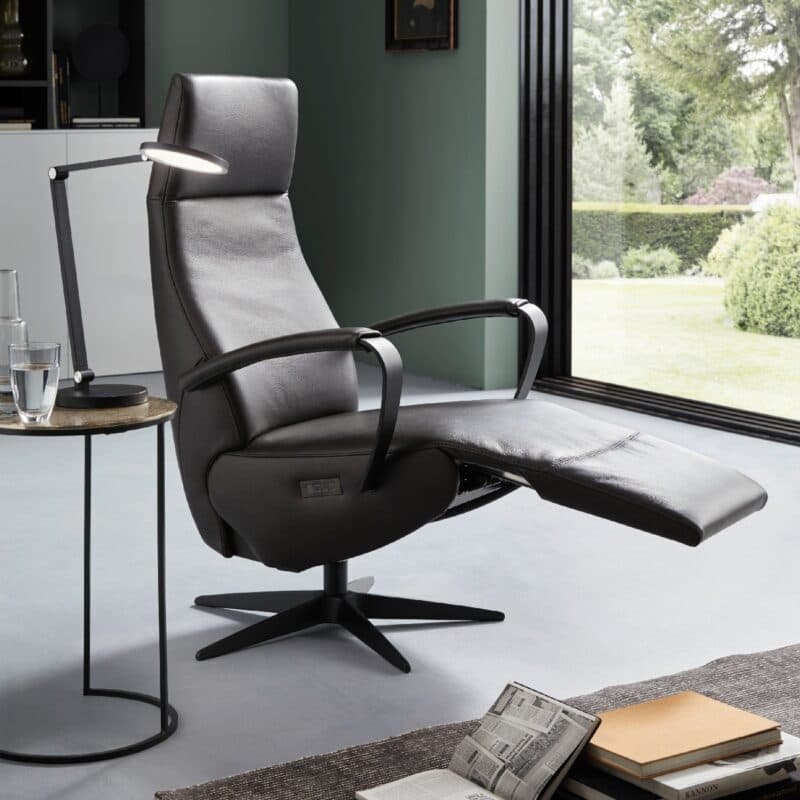 Contur Einrichten Girona Relexsessel in Leder graphit – Wohnbeispiel Funktion