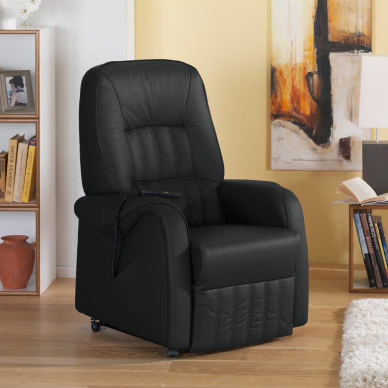 Himola 9687 Relaxsessel in Leder Torro Schwarz – Wohnbeispiel