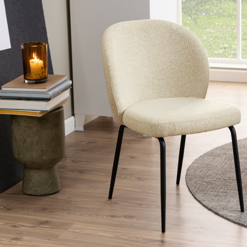 n Bezug Monza Creme 90 und Gestell in Metall Schwarz matt - Wohnbeispiel