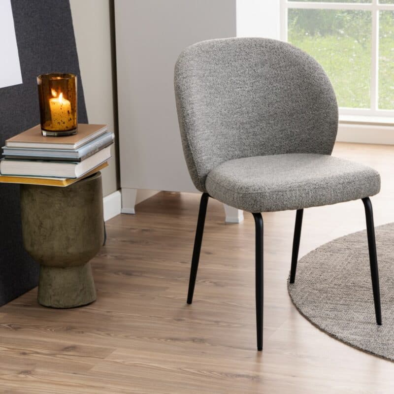 Esszimmerstuhl in Bezug Monza Grau 120 und Gestell in Metall Schwarz matt - Wohnbeispiel