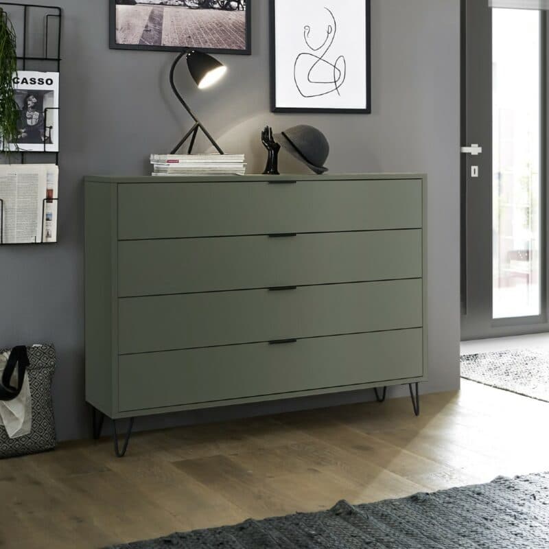 Trendstore Milana Kommode mit 4 Schubladen in Lack piniengrün — Wohnbeispiel