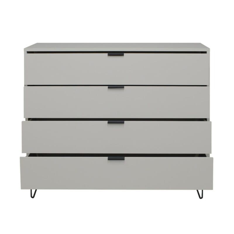 Trendstore Milana Kommode mit 4 Schubladen in Lack kreidegrau — Frontansicht mit Schubladen offen