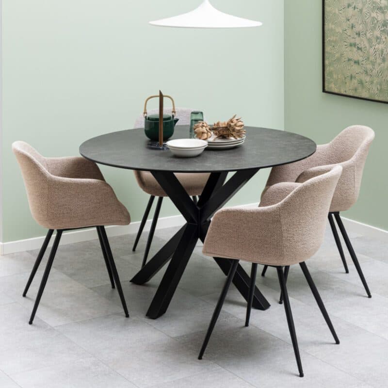 Trendstore Anabel Esstisch mit Tischplatte in Keramik Fairbanks schwarz und Gestell in Metall schwarz.