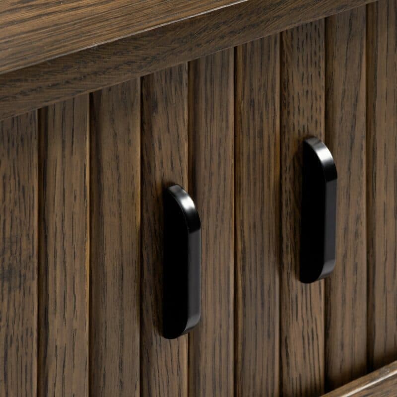 Trendstore Uriel Couchtisch in Eiche Furnier Smoked mit Füßen und Griffen aus Metall - Detailansicht Türen