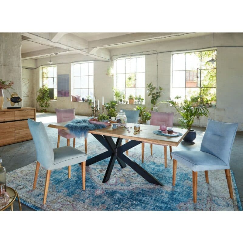 Trendstore Garry Esstisch mit Doppel-X-Gestell und Platte mit gedrehter Kante – Wohnbeispiel