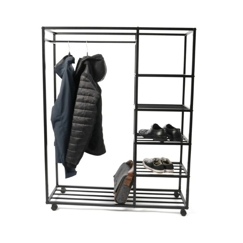 M2 Kollektion Andorra Kleiderständer aus schwarzem Metall auf Rollen - frontal