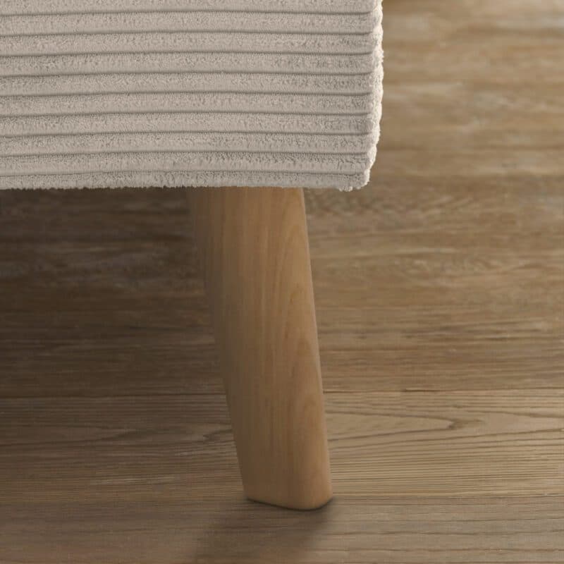 Set One Cary Polsterbett in Cord Poso 100 beige und Holzfuß eichefarbig, Detail Fuß