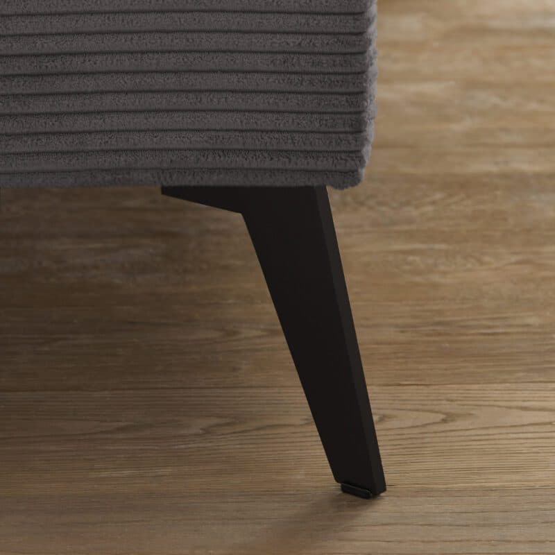 Set One Cary Polsterbett in Cord Poso 22 grau und Metallfüße schwarz, Detail Fuß