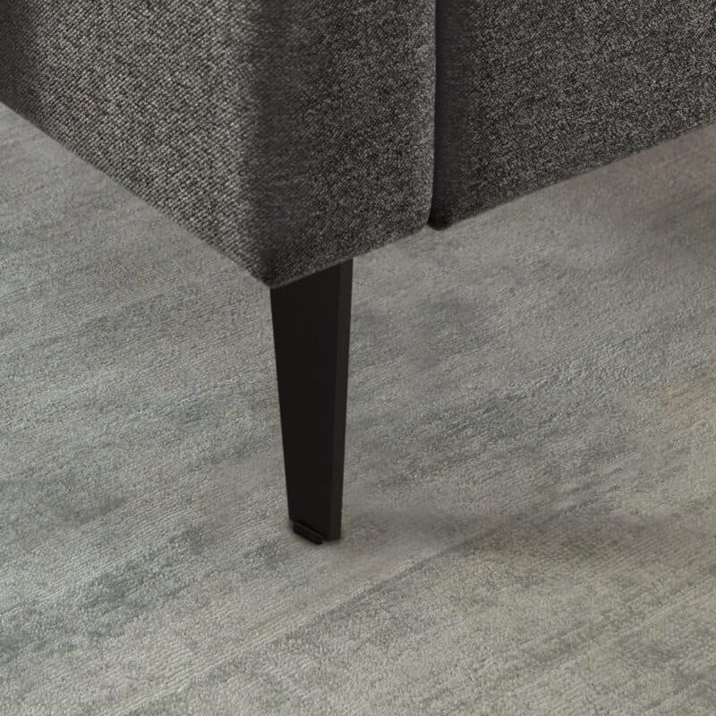 Set One Cary Polsterbett in Textilgewebe Faro 24 anthrazit und Metallfüße schwarz, Detail Fuß