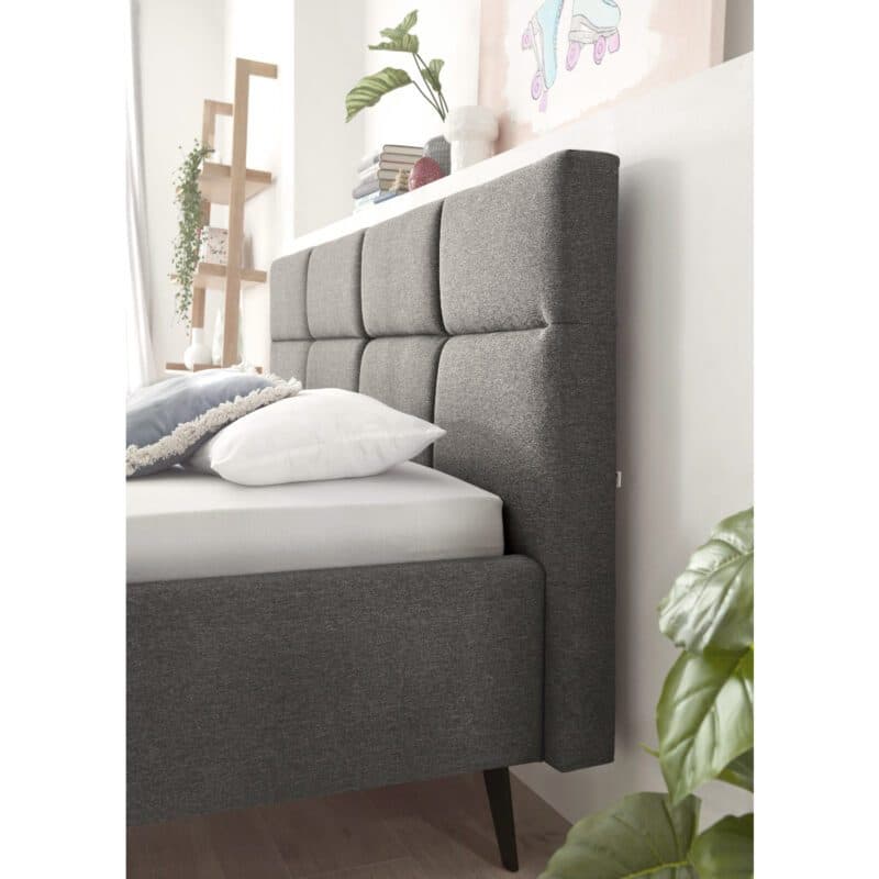 Set One Cary Polsterbett in Textilgewebe Faro 24 anthrazit und Metallfüße schwarz, Wohnbeispiel