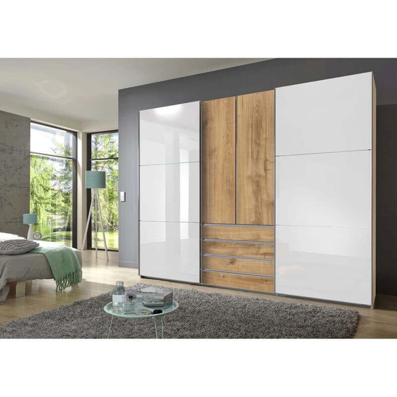 Wimex MagicGlas Schwebetürenschrank Glas weiß Plankeneiche 236 cm hoch Wohnbeispiel