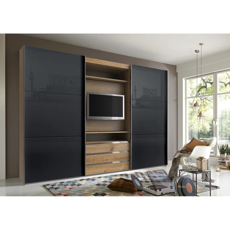 Wimex MagicGlas TV-Schwebetürenschrank Glas grey Plankeneiche 216 cm hoch Wohnbeispiel