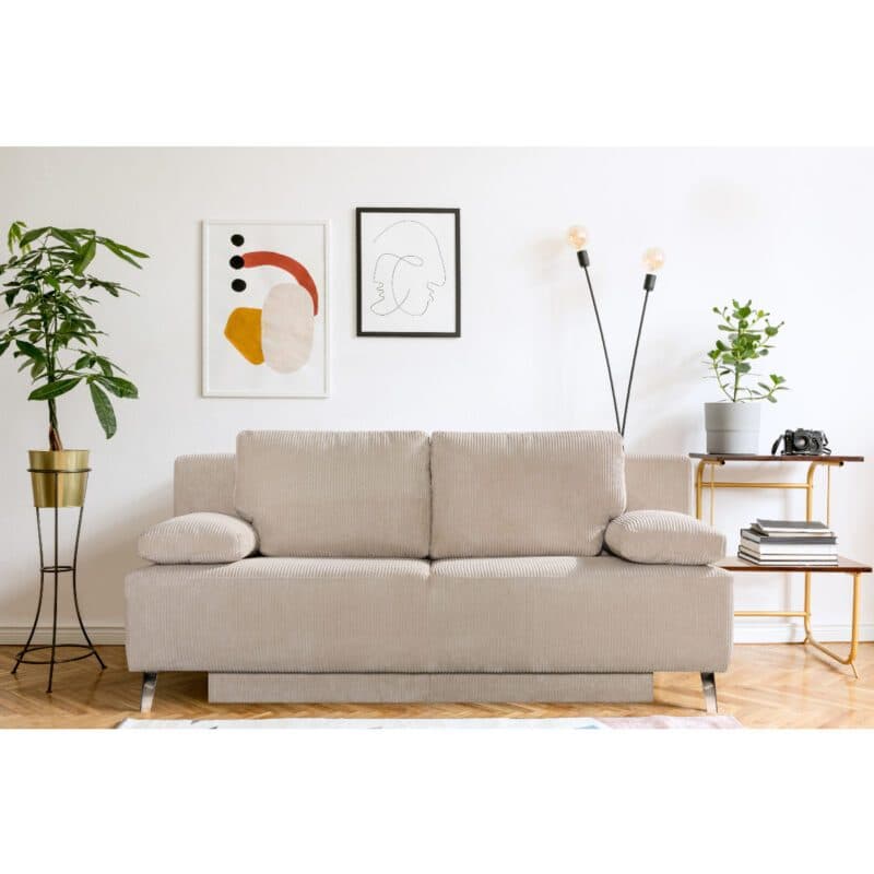 Dixx Divani Raven Schlafsofa mit Bettkasten, Bezug Cord creme und Füße in Chrom – Wohnbeispiel.