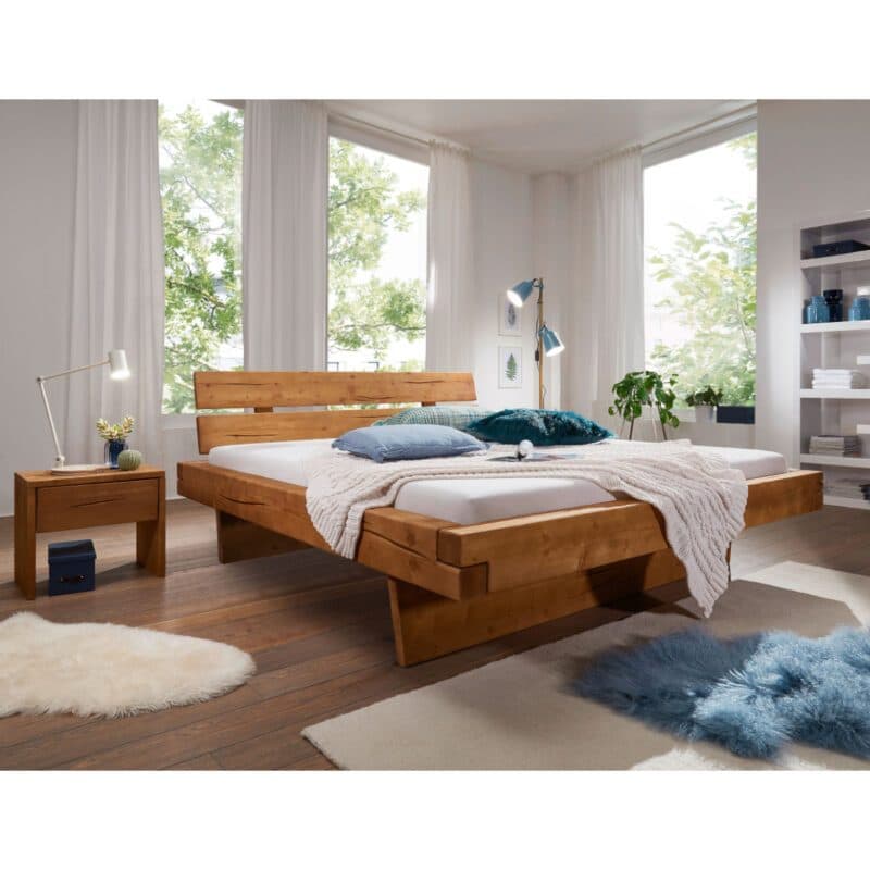 Trendstore Bennet Balkenbett aus Fichte honigfarben ohne Bettkasten.