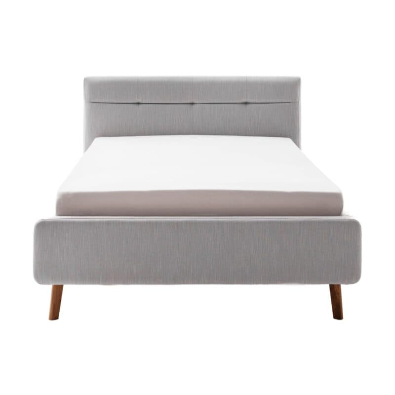 Meise Lotte Polsterbett in Bezug Melva hellgrau und Füßen aus Massivholz eichefarbig - frontal