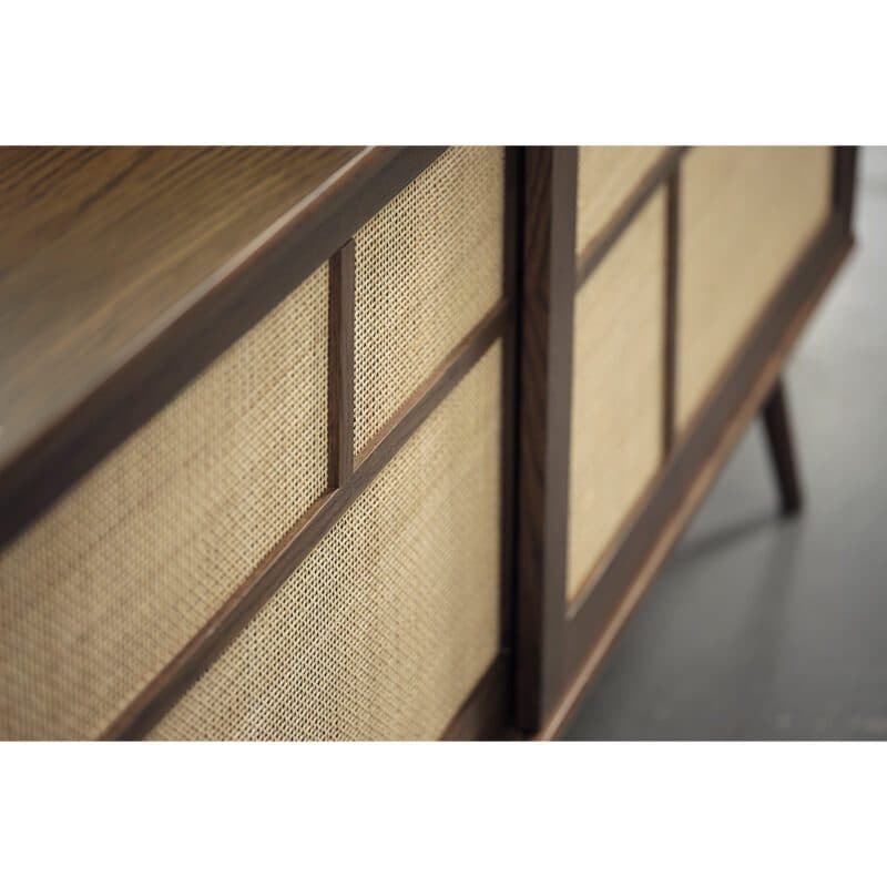 Trendstore Uppsala Sideboard aus furnierter Eiche (smoked) mit Rattangeflecht - Detail