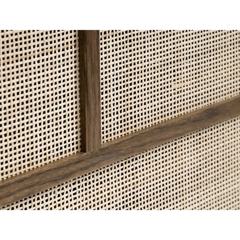 Trendstore Uppsala Sideboard aus furnierter Eiche (smoked) mit Rattangeflecht - Detail