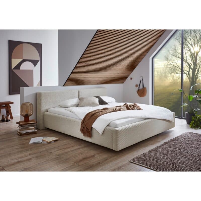 Meise Cube Polsterbett mit Cordbezug in Beige - Wohnbeispiel