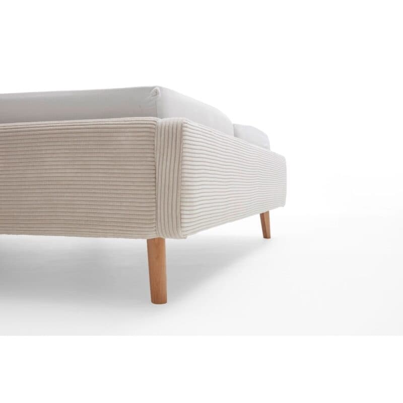 Meise Mattis Polsterbett in Bezug Cord Poso beige und Füßen aus Massivholz eichefarbig.