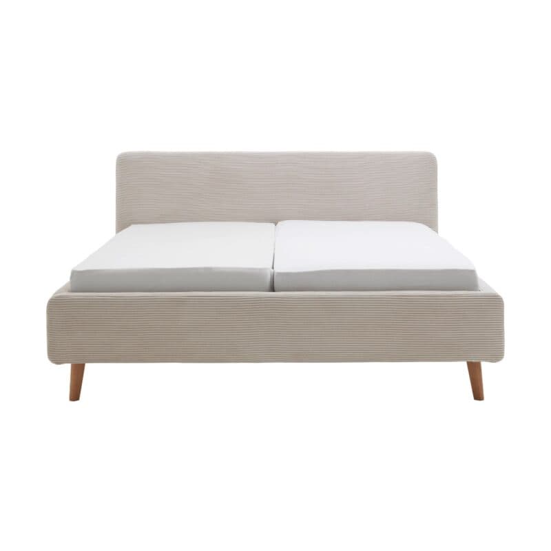 Meise Mattis Polsterbett in Bezug Cord Poso beige und Füßen aus Massivholz eichefarbig.