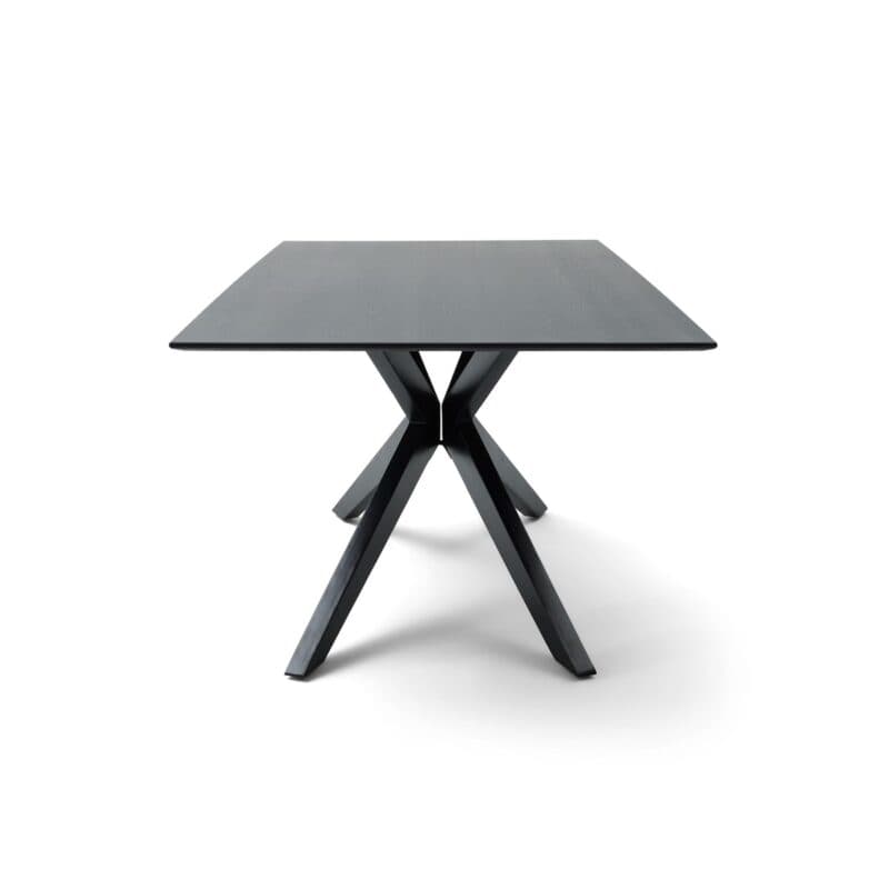 Musterring Tiama Esstisch mit schwarzer, dünner Tischplatte aus Eiche und Sterngestell - frontal