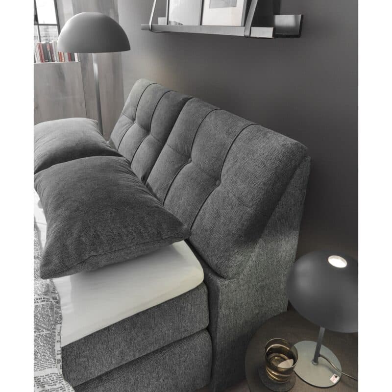 set one by Musterring Fairfield Boxspringbett Glow anthrazit Kopfteil 03 Box B Detailbild mit Topper mit Kissenset