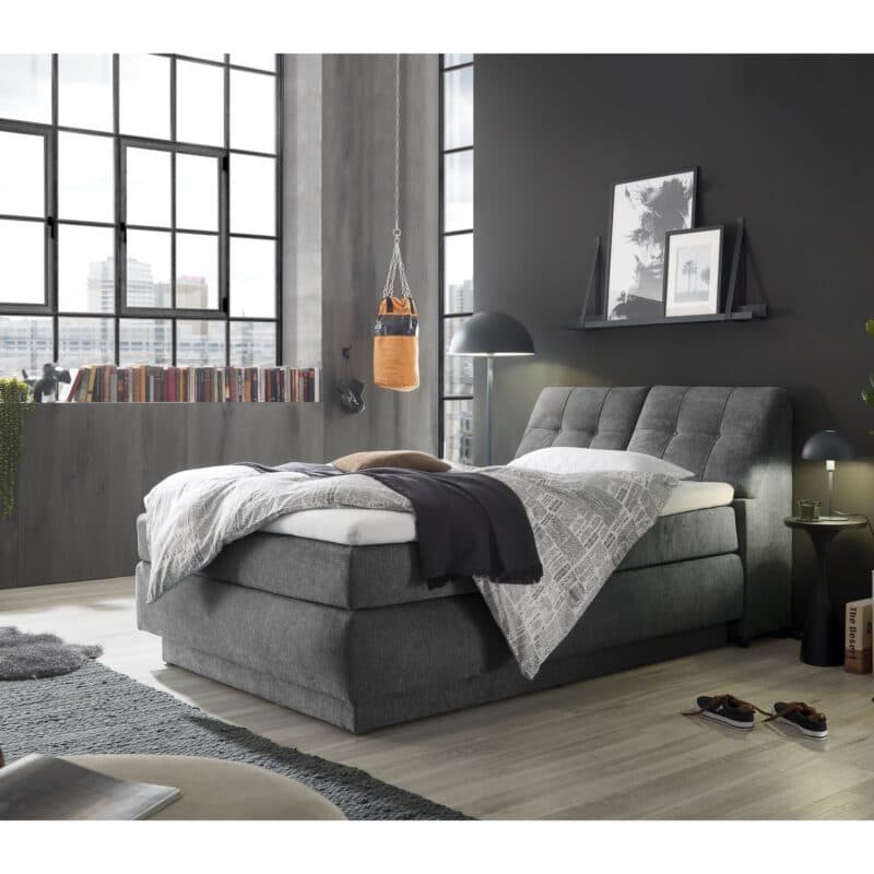 set one by Musterring Fairfield Boxspringbett Glow anthrazit Kopfteil 03 Box B Milieubild