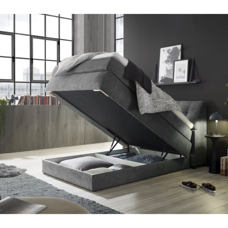 set one by Musterring Fairfield Boxspringbett Glow anthrazit Kopfteil 03 Box B Milieubild Bettkasten