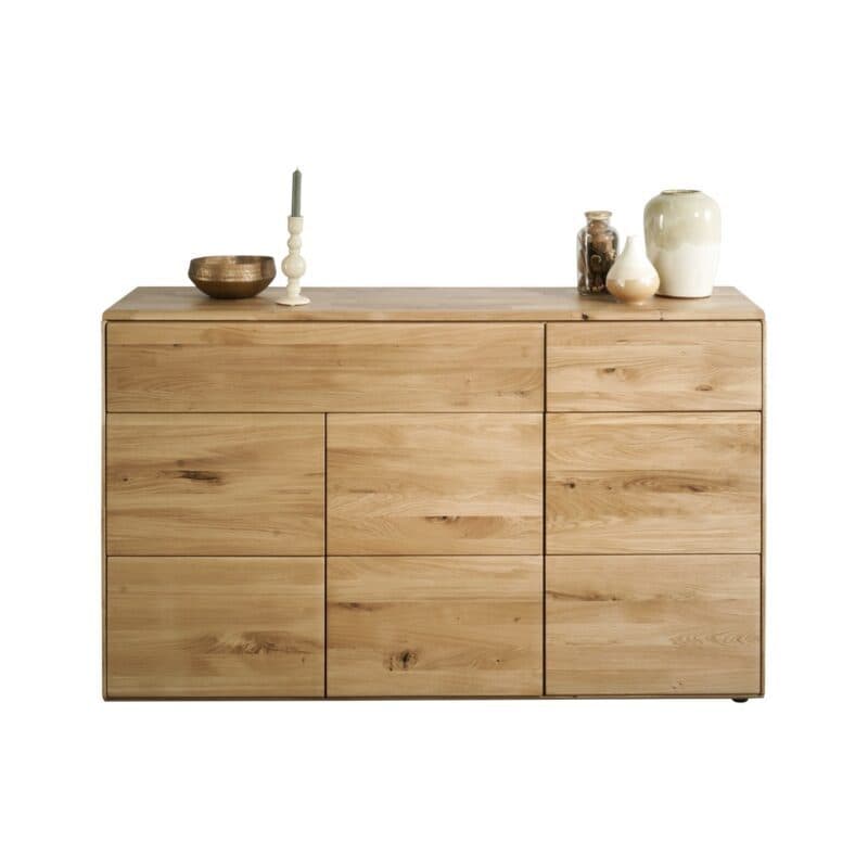 Liadomo Genf Kommode III aus Wildeiche massiv geölt mit 3 Türen und 2 Schubkästen.