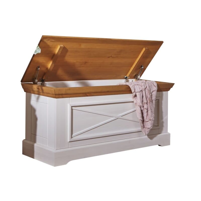 Liadomo Göteborg Truhe aus Kiefer massiv weiß gewachst.