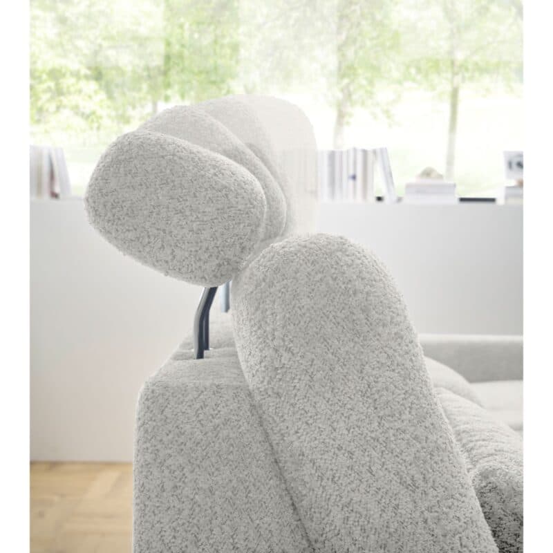 Set one by Musterring SO 3600 Ecksofa in Bezug Kama silver, inkl. verstellbaren Kopfstützen.