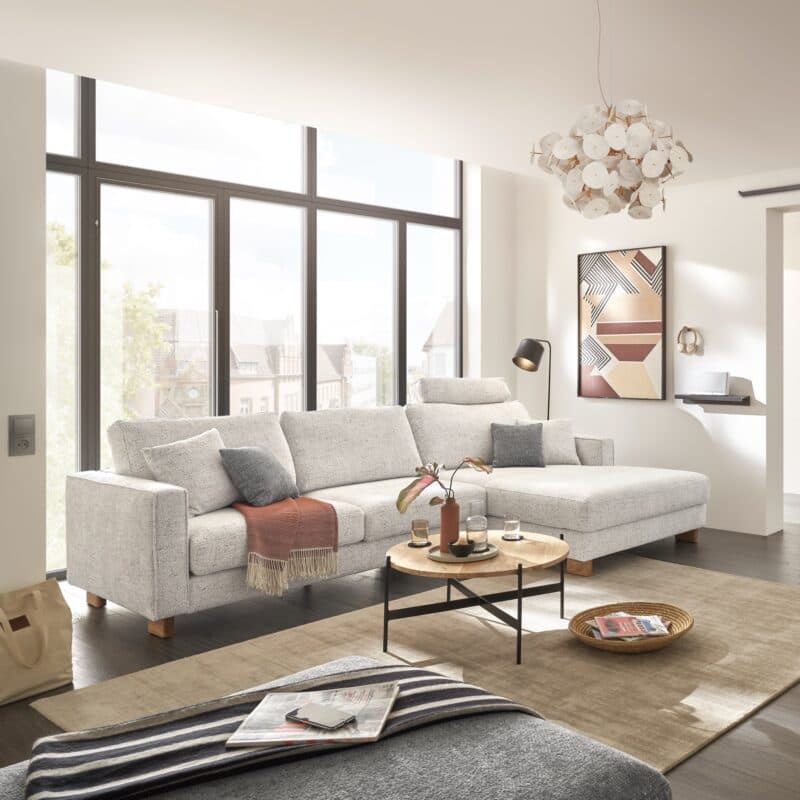 set one by Musterring Orlando Berlin Couchtisch rund in Eiche natur - Wohnbeispiel