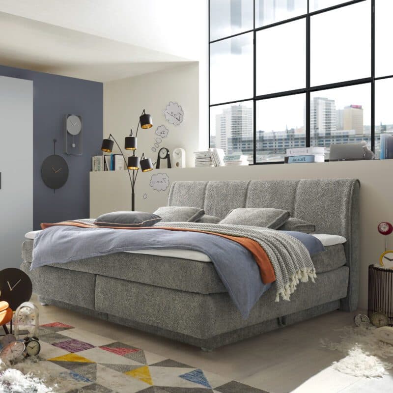Trendstore Jillian Mix Boxspringbett in Bezug Bouclé 428/09 mittelgrau - Wohnbeispiel
