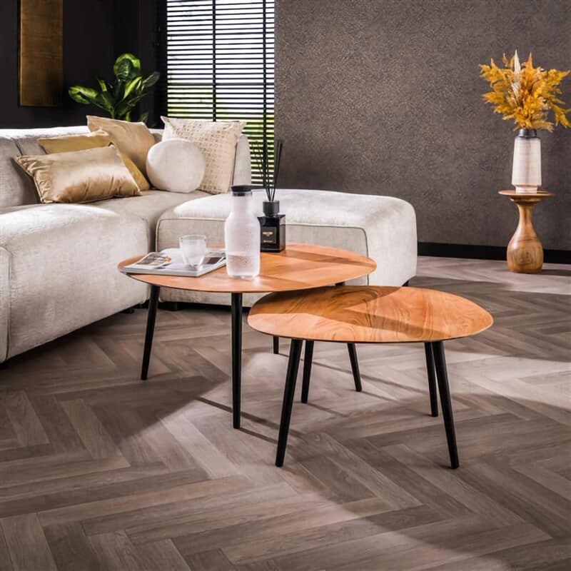 Liadomo Zofia Couchtisch im 2er Set mit organisch geformter Platte aus Akazienholz - Wohnbeispiel