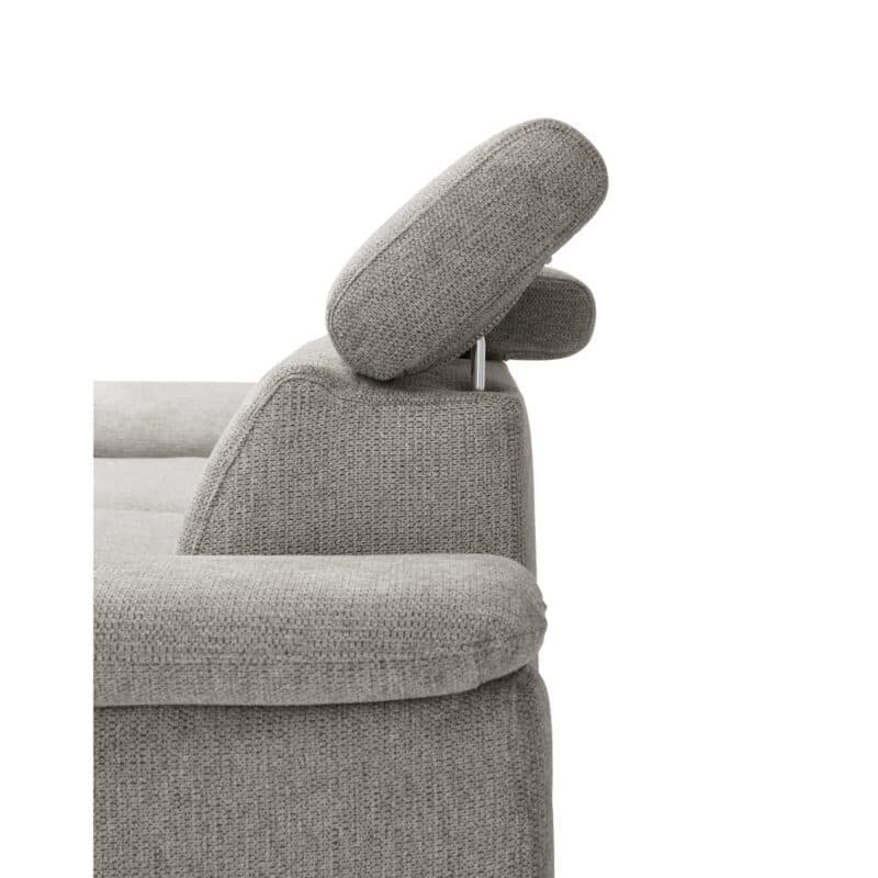 Trendstore Ezra Ecksofa in Bezug Argon taupe - Detail manuelle Kopfteilverstellung