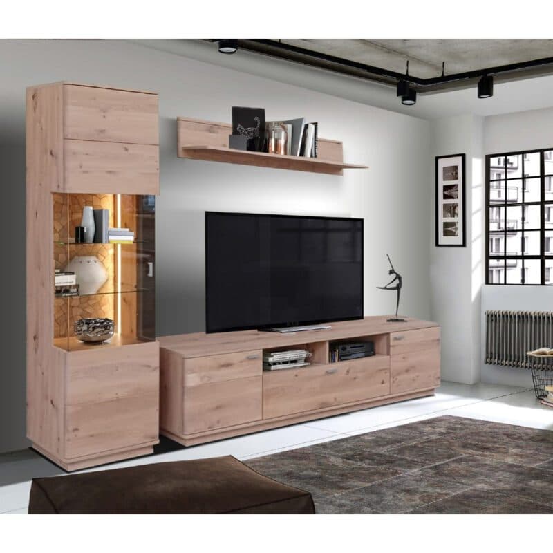 Liadomo Cambia Wohnwand 3-tlg, Korpus Eiche Nachbildung, Front Balkeneiche massiv Bianco gewachst - inkl. Beleuchtung in der Vitrine - Wohnbeispiel