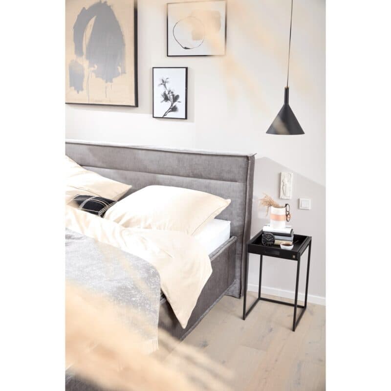 Musterring JustB! CT100 Beistelltisch M101 mit Tablett in Eiche schwarz furniert - Wohnbeispiel