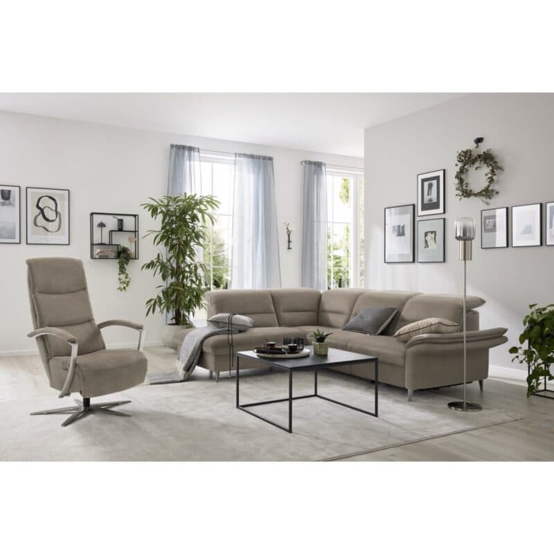 Musterring JustB! CT100 Couchtisch M103 in furnierter Eiche, schwarz - Wohnbeispiel