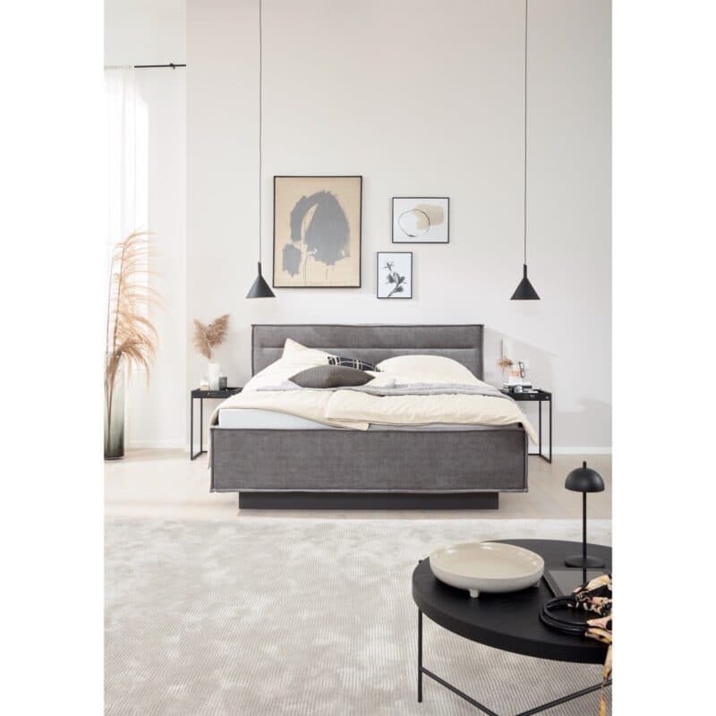 Musterring JustB! CT100 Couchtisch 112 in furnierter Eiche, schwarz - Wohnbeispiel