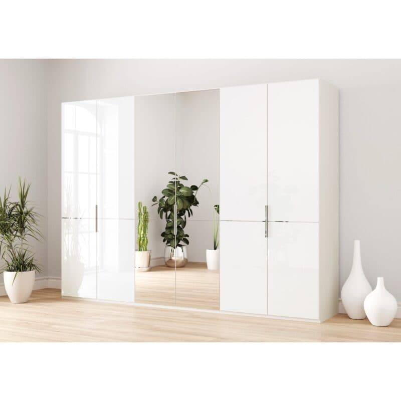 Musterring Imola Kleiderschrank mit 6 Drehtüren in Weiß inkl. Spiegel - Wohnbeispiel