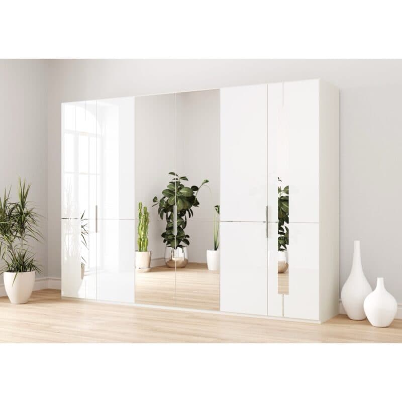 Musterring Imola Kleiderschrank mit 6 Drehtüren in Weiß inkl. 2 Zierspiegel und 2 Spiegeltüren - Wohnbeispiel