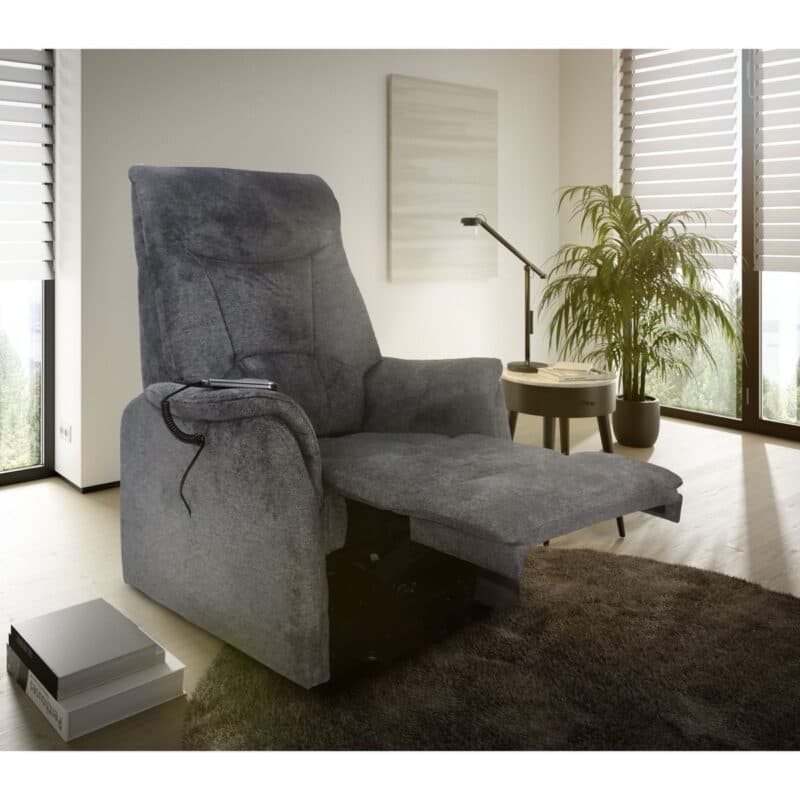 Louming Mailo Fernsehsessel in Bezug Garden Dunkelgrau mit 2-motorischer Funktion und Aufstehhilfe - Wohnbeispiel