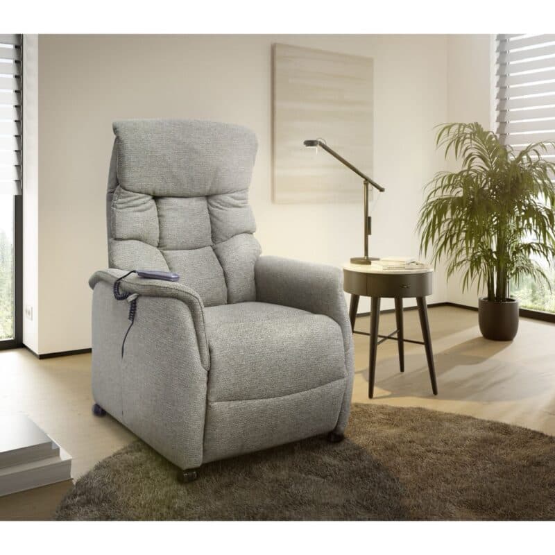 Louming Marlo Fernsehsessel in Bezug Style 170 beige/braun mit 2-motorischer Funktion und Aufstehhilfe - Wohnbeispiel