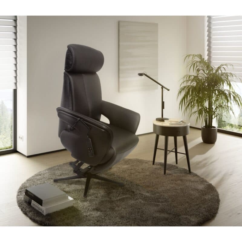 Louming Mathis in Leder chocolat mit Liftfunktion - Wohnbeispiel