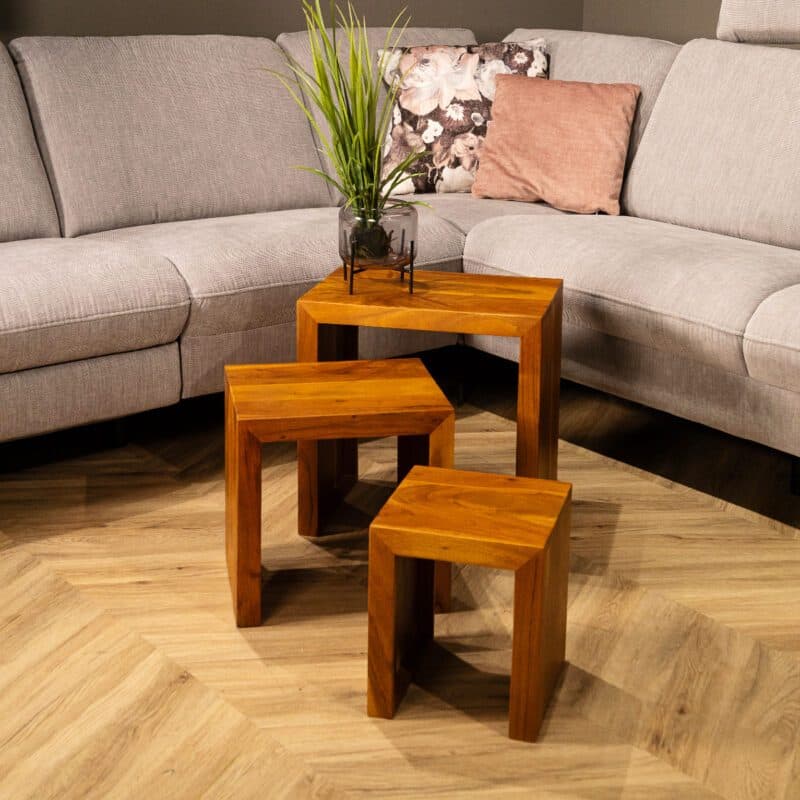 Liadomo Bianca Beistelltisch 3-teilig aus Akazienholz - Wohnbeispiel